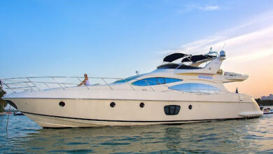 celebrating-valentine’s-day-aboard-a-yacht-in-miami,-florida