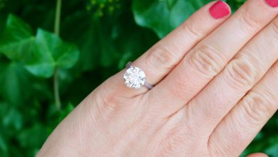 2-carat-or-5-carat?-how-to-decide-when-upgrading-your-engagement-ring